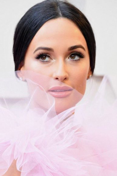 kacey-musgraves-2019-oscars-pink-makeup
