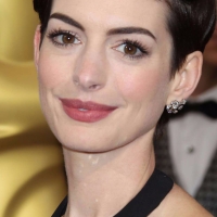 Anne Hathaway's 2014 Oscars Makeup